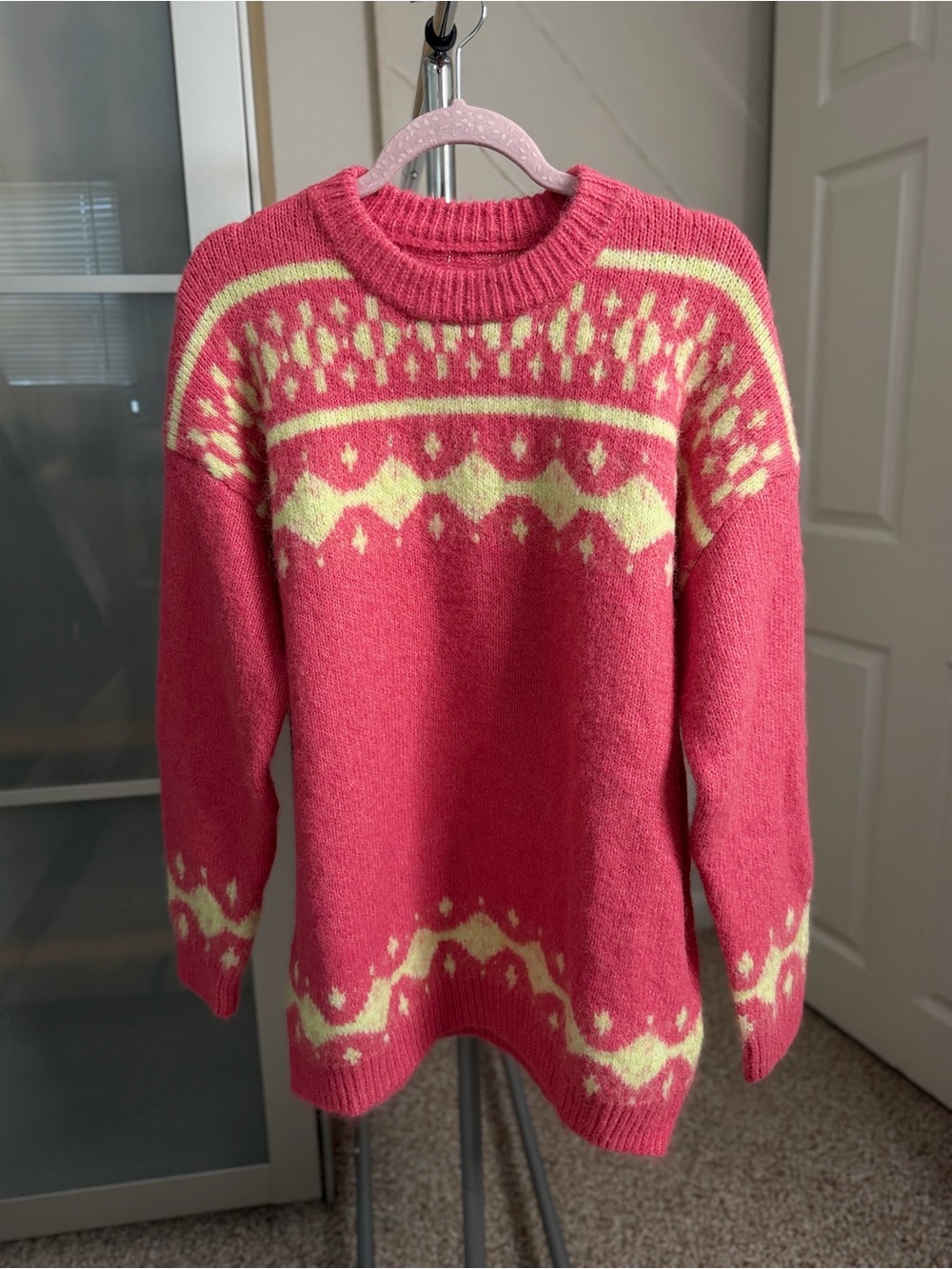 ‼️🌸Ladies Pink Patterned Crewneck Sweater‼️🌸( never worn)